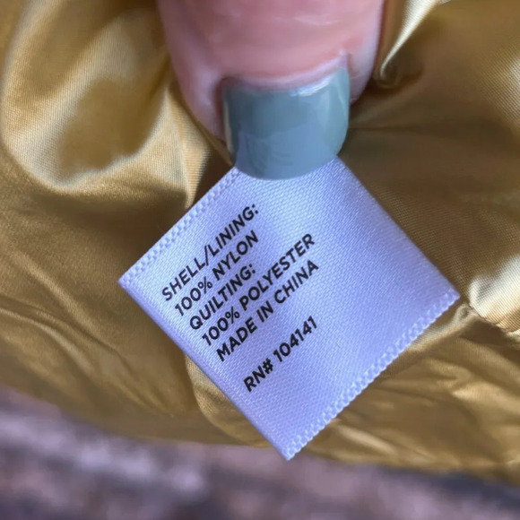 Lady Hagen Gold Quilted Lightweight Puffer Vest Size Large - Picture 5 of 6